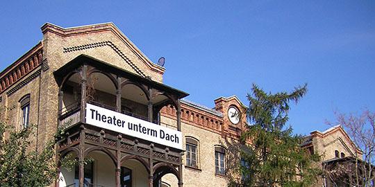 Theater unterm Dach in der Danziger Straße 103 mit Balkon