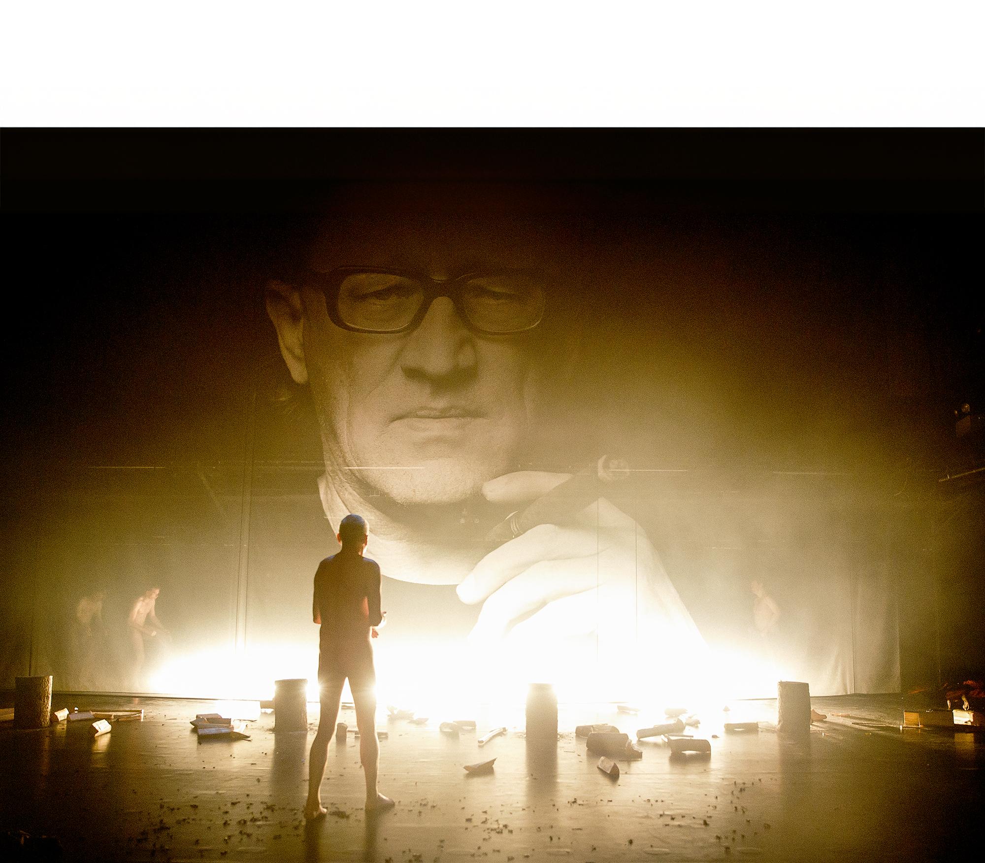 „Mauser“ von Heiner Müller. Regie, Bühne, Musik Oliver Frljic´ , Kostüme Sandra Dekanic´ am Residenztheater München, 2017