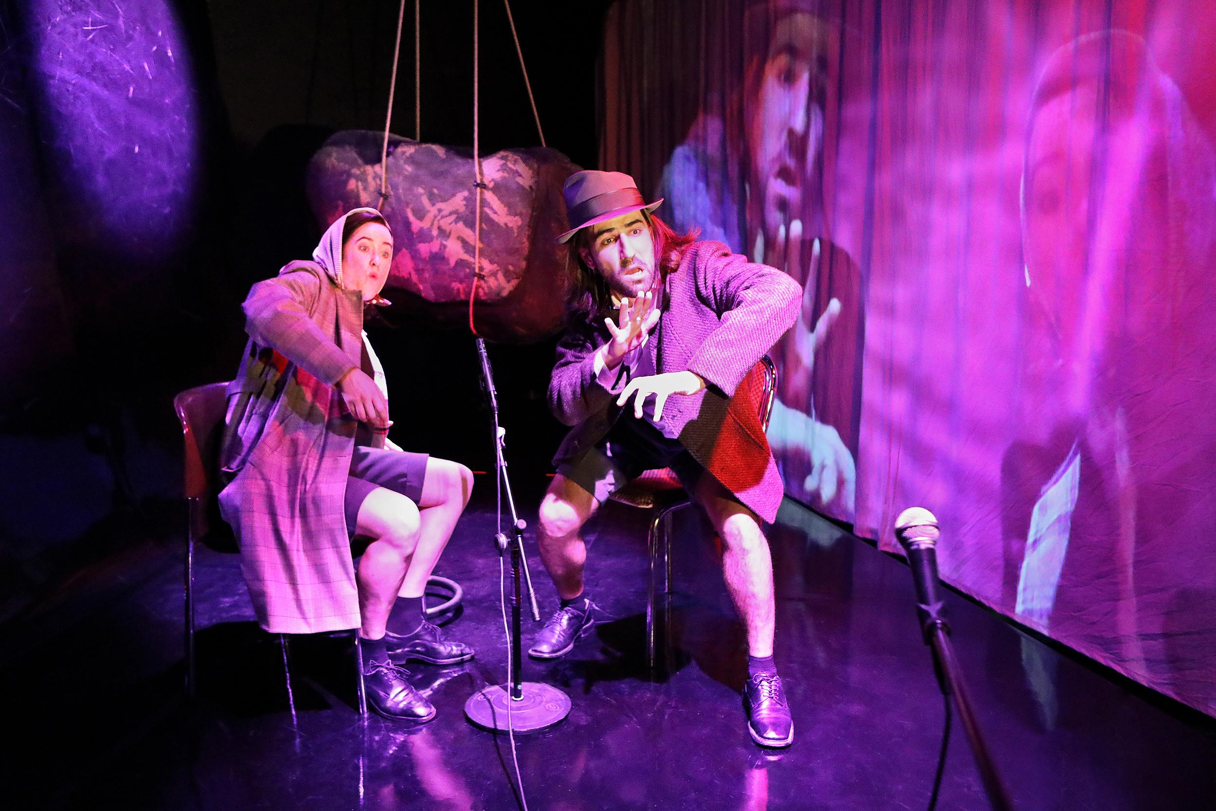 Rose Lohmann und Alaaeldin Dyab in „Split“ von Sokola/Spreter in der Regie von Pablo Lawall am Theater Münster. Foto Birgit Hupfeld