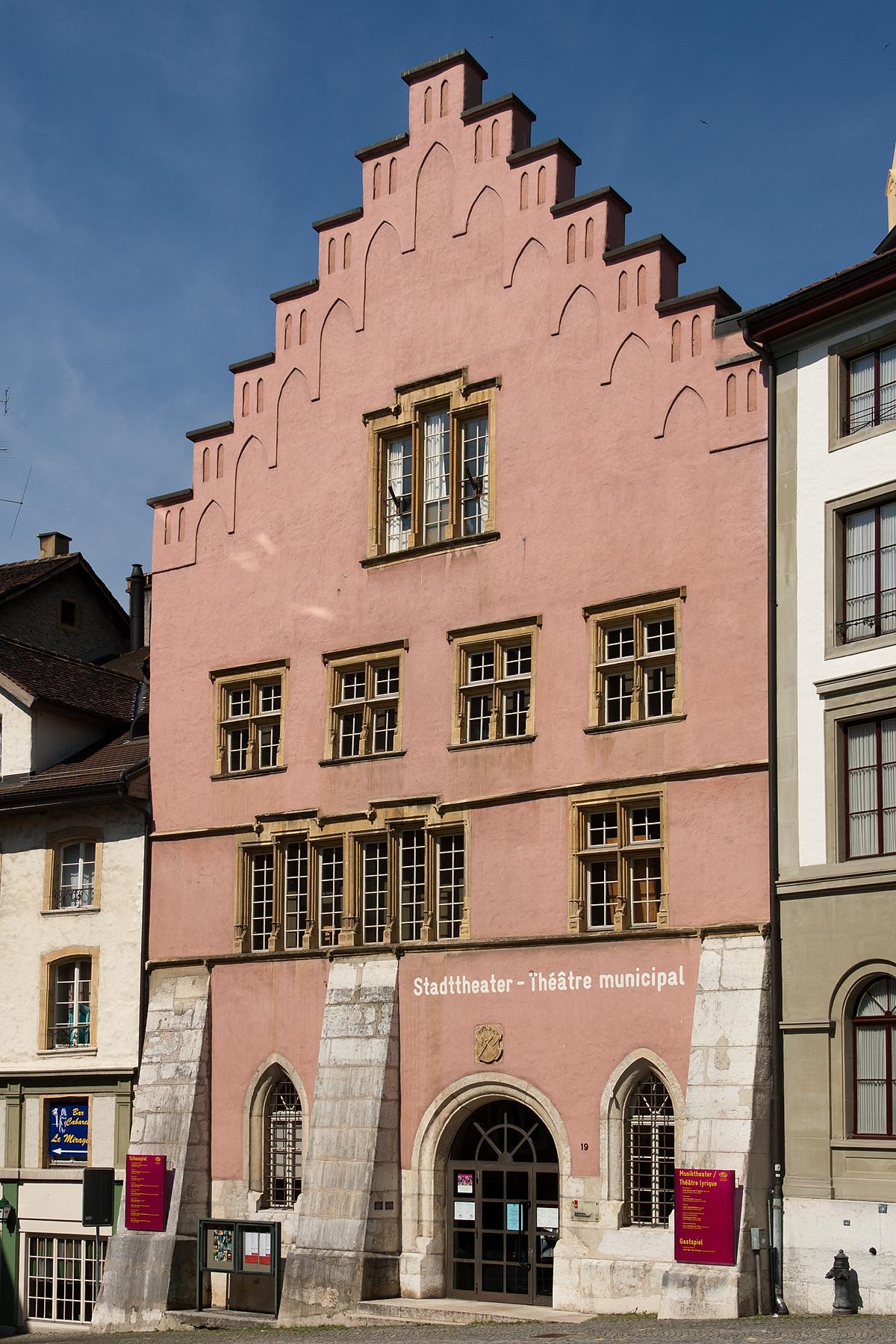 Das Stadttheater von Biel (BE), eines der Burghäuser