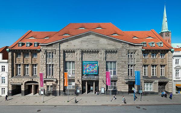 Theater Lübeck, Fassade