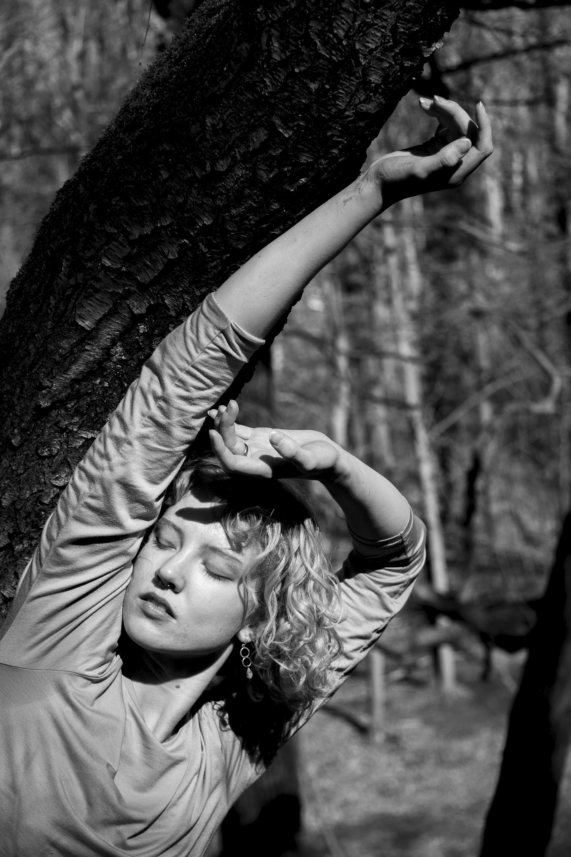 Frida Stenvall, Bachelor-3-Projekt „(W)hole“, Dresdner Heide, 2025