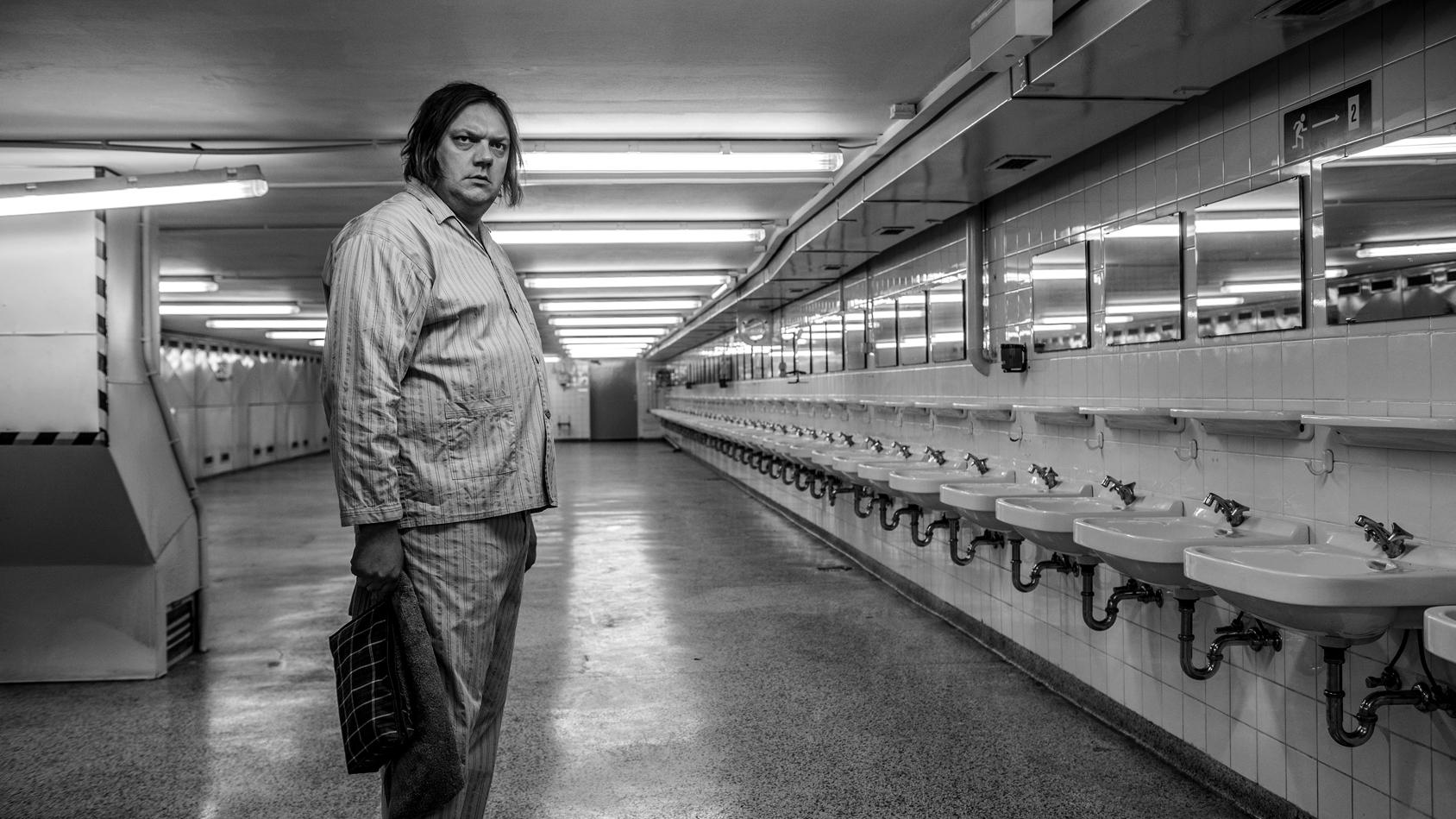 Einfalt ist Charakter: als Karl Schmidt im Film Magical Mystery, Regie: Arne Feldhusen, 2017