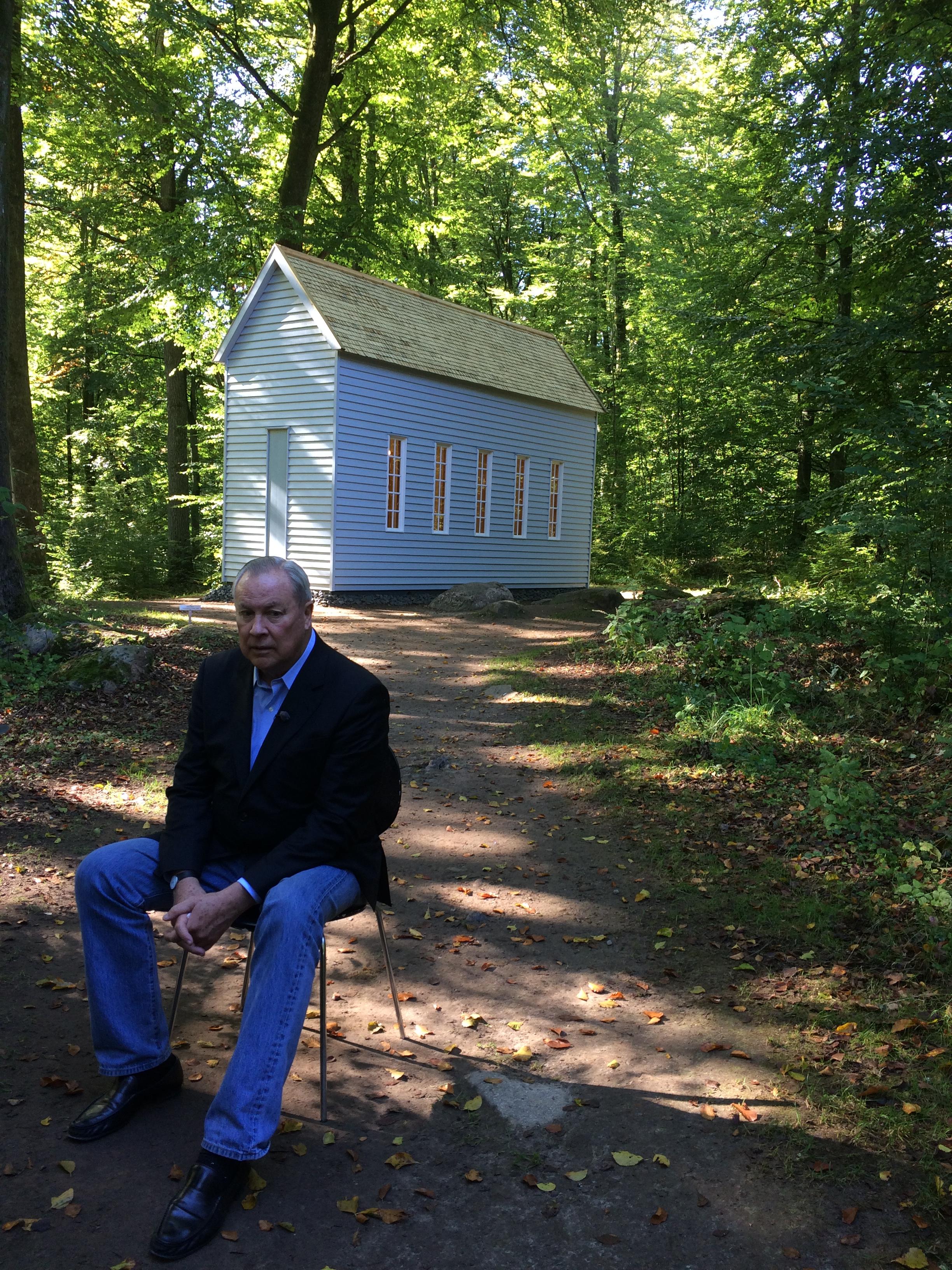 Robert Wilson in seiner Installation „A House for Edwin Denby“ 2015. Foto Wikimedia Commons 0wl464 (talk | contribs)
