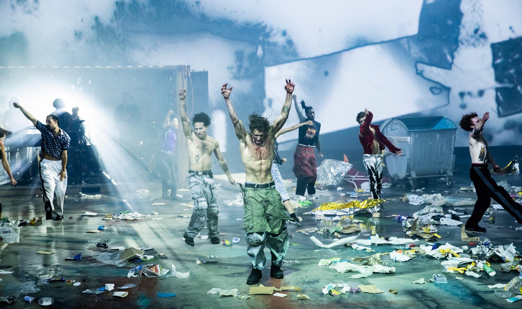 Das Ensemble von „Rebel Rebel“ von Ivo van Hove