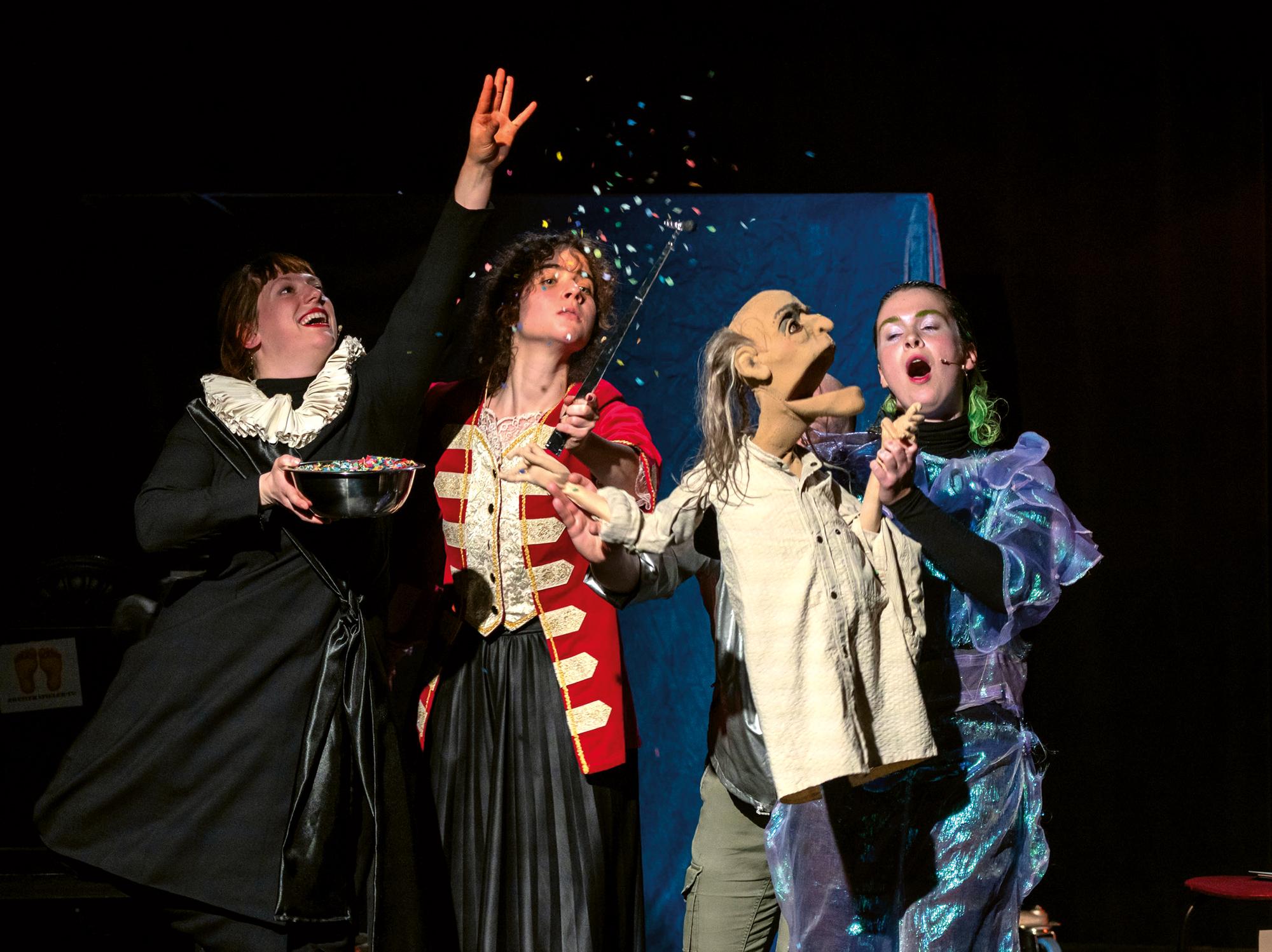 Cie laut & schief, Oke Kara_Puppenkaraoke