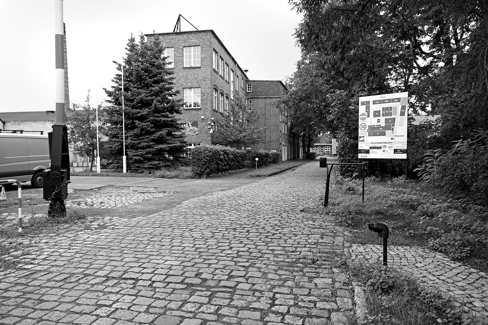 Bruno-Bürgel-Weg Nr. 71 – Der erste Standort des Studiengangs Puppenspiel an der HfS Ernst Busch Berlin