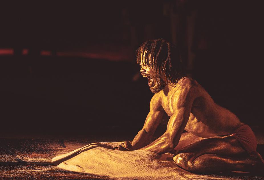 Zora Snake in „Opera du villageois“ auf dem africologneFESTIVAL in Köln.