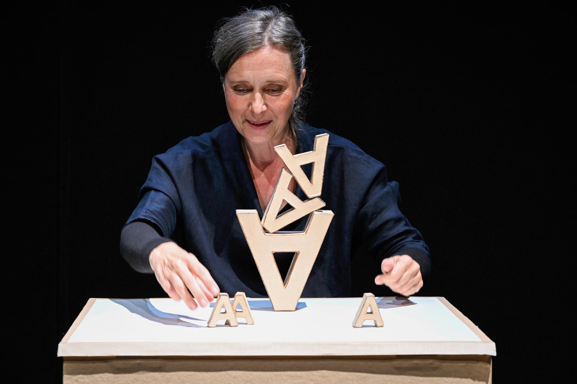 theater katinkaspringinsfeld, Zauberzeichen