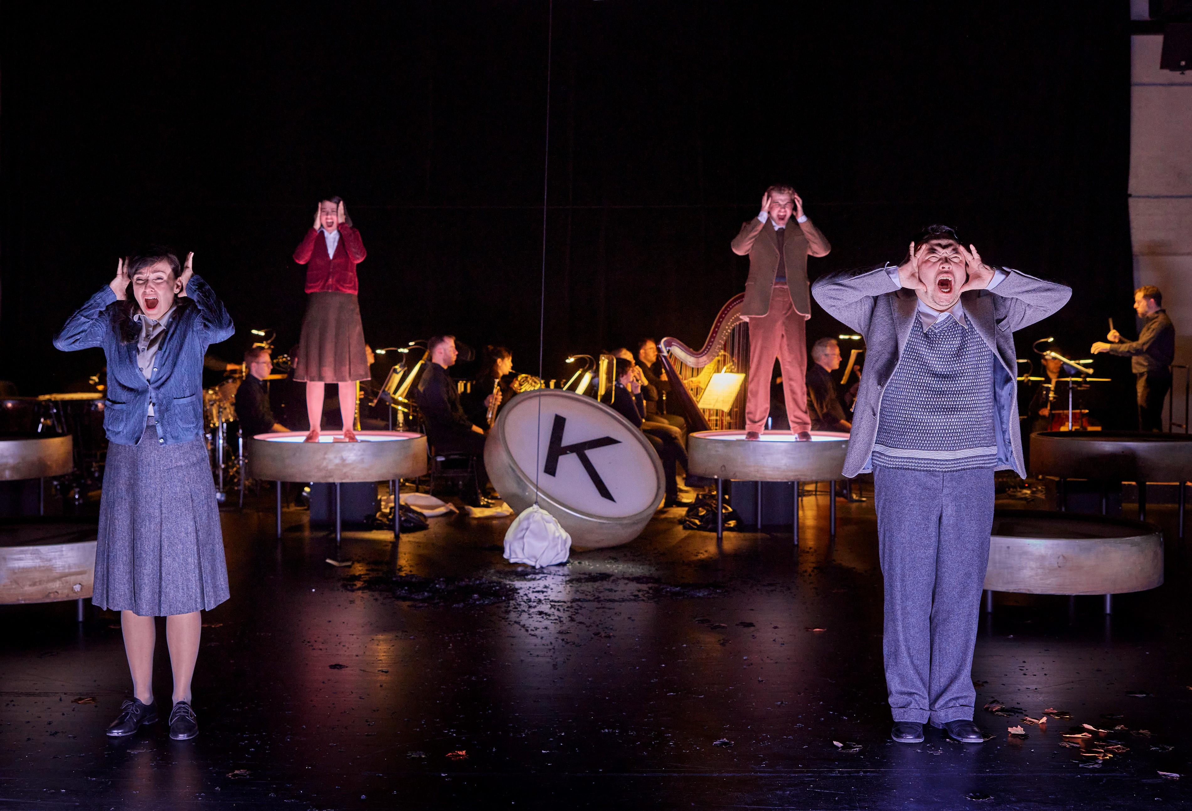 Stummer Schrei der Verzweiflung (von links): Milena Arsovska, Sophia Hung, Johann Günther und Leo Hyunho Kim. Foto Nik Schölzel