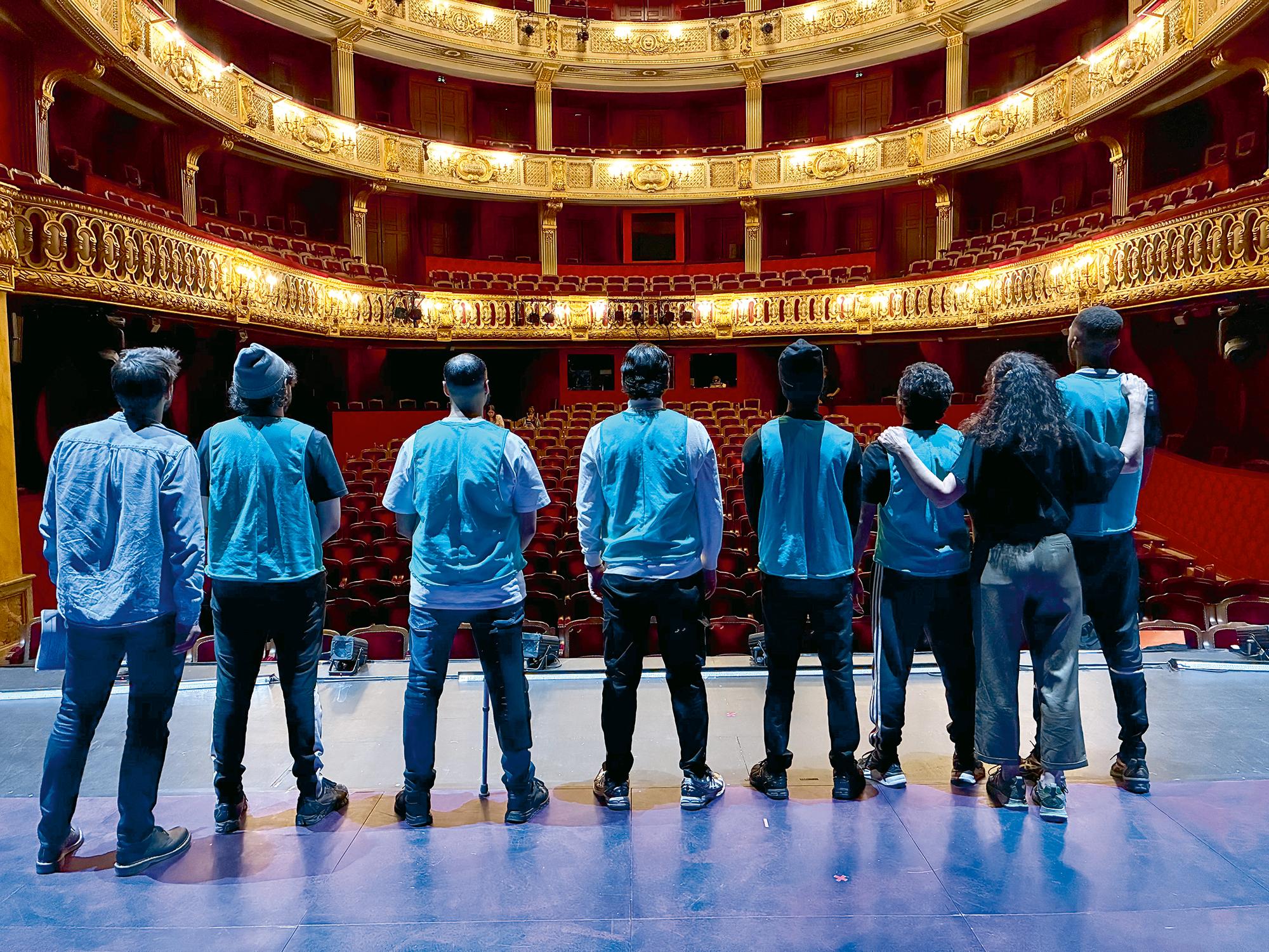Werkstatt für künstlerische Praxis im Gefängnis von Fresnes auf der Bühne des Odéon Théâtre in Paris