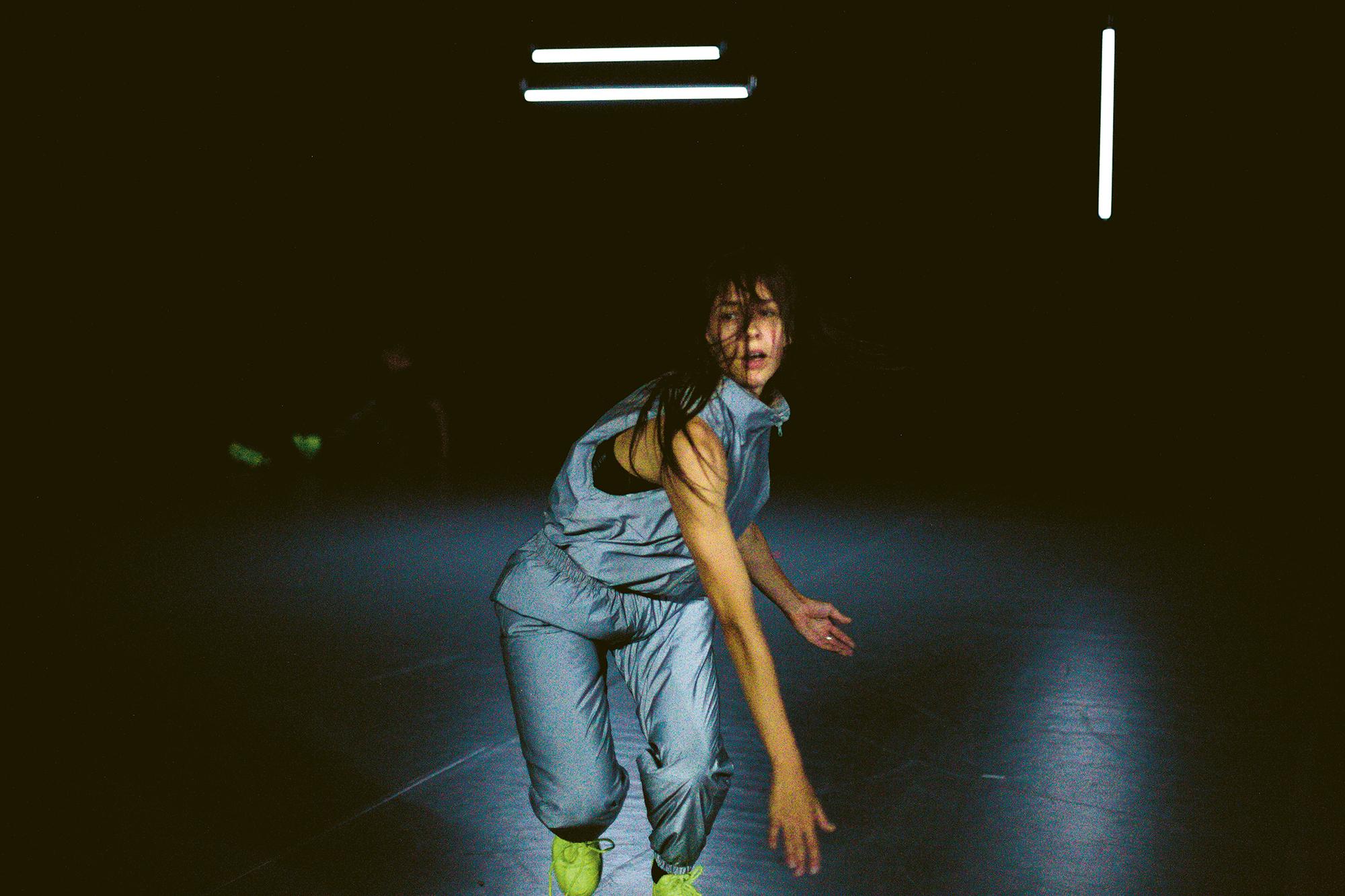 HEART MOMENT, Karolina Szymura am tanzhaus nrw in Düsseldorf, 2024. Foto Christian Herrmann