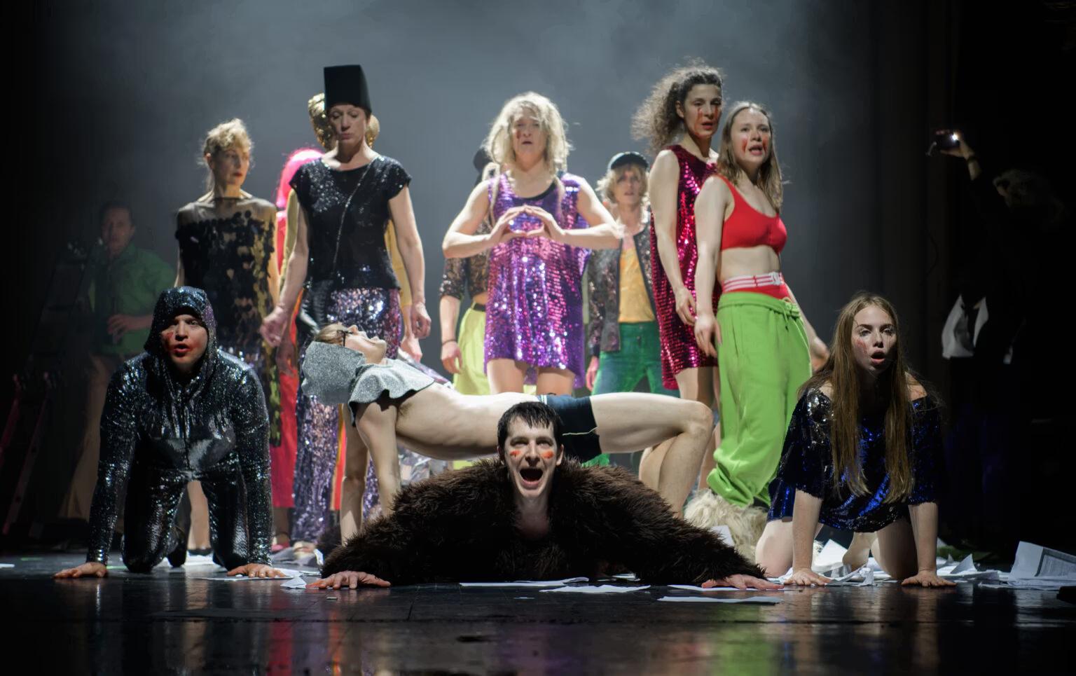 „Travelers“ von Árpád Schilling beim Voices Festival in Berlin.