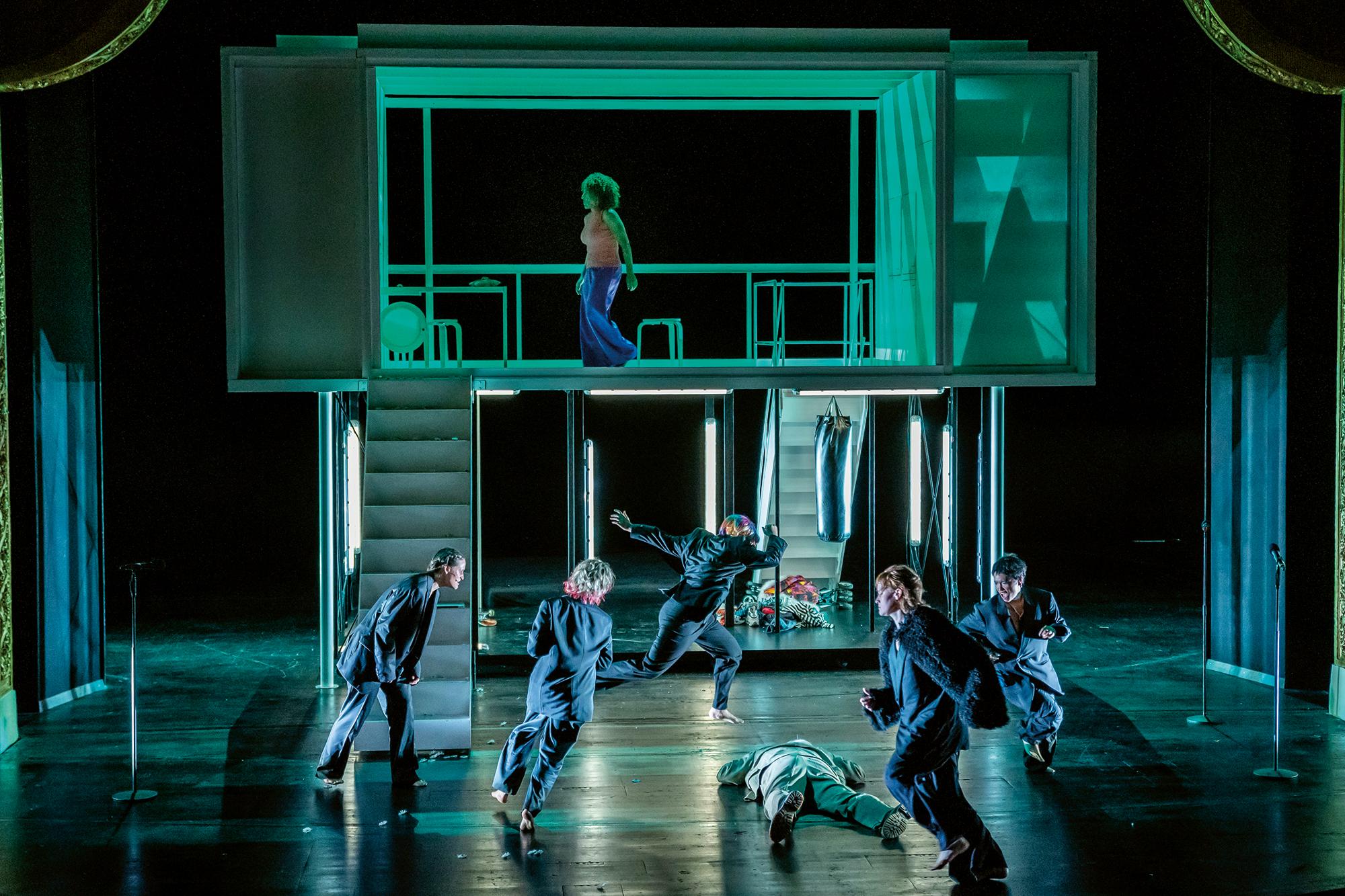 „Die Wut, die bleibt“ nach Mareike Fallwickl, Regie Jorinde Dröse am Thalia Theater Hamburg