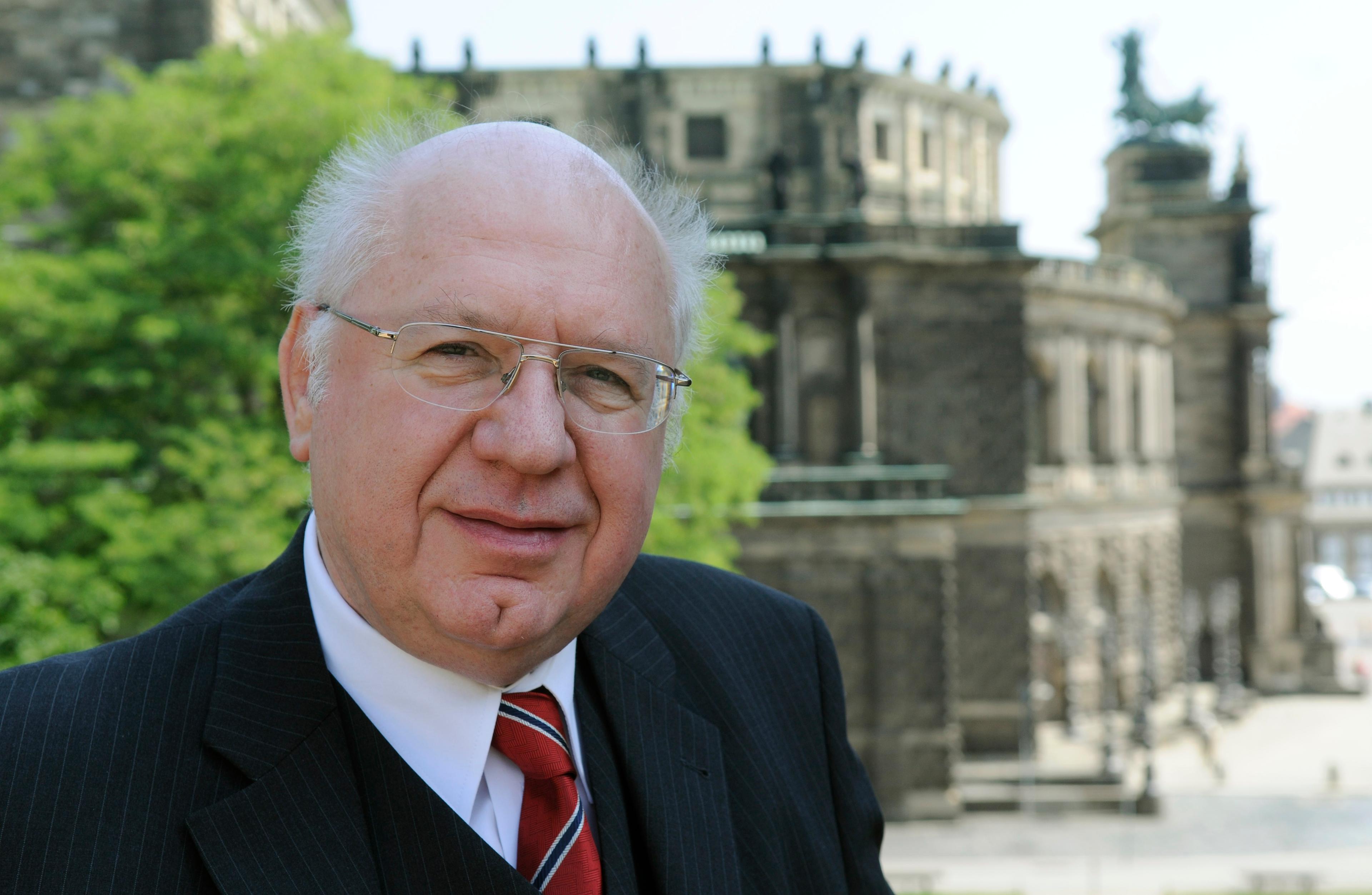 Prof. Gerd Uecker