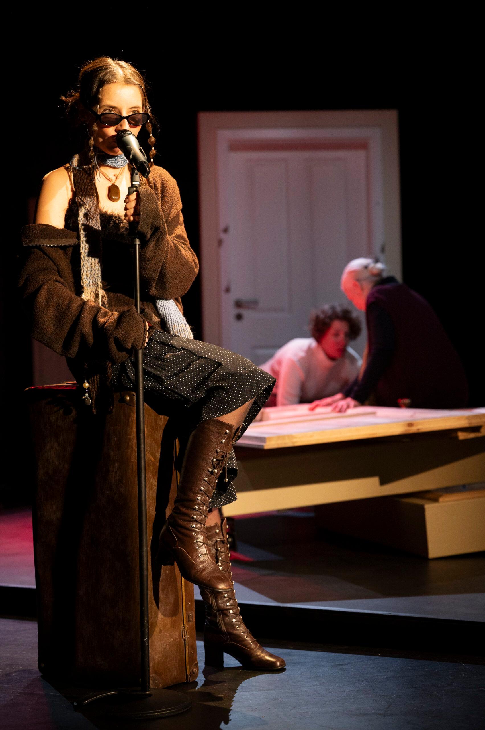 Drei Generationen auf zwischen queerer und jüdischer Identitätssuche: „Muttersprache Mameloschn“ von Sasha Marianna Salzmann in der Regie von Alexander Vaassen an der Württembergischen Landesbühne Esslingen.